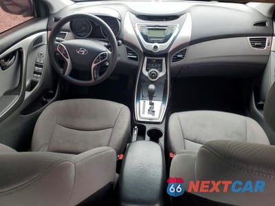 Zdjęcie 8 z 12 samochodu: 2012 HYUNDAI ELANTRA GLS VIN:5NPDH4AE7CH117030 - miniatura