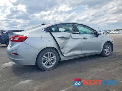 Trzecie zdjęcie samochodu z tyłu: 2017 CHEVROLET CRUZE LT VIN:1G1BE5SMXH7229434 - miniatura