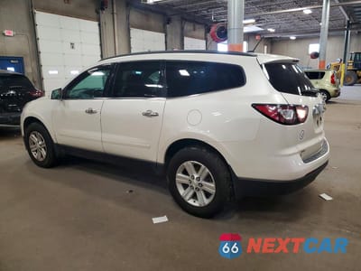Drugie zdjęcie samochodu z przodu: 2013 CHEVROLET TRAVERSE LT VIN:1GNKVJKD2DJ218061 - miniatura
