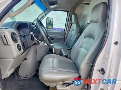 Zdjęcie 7 z 13 samochodu: 2013 FORD E450 BOX TRUCK VIN:1FDXE4FS0DDB16924 - miniatura