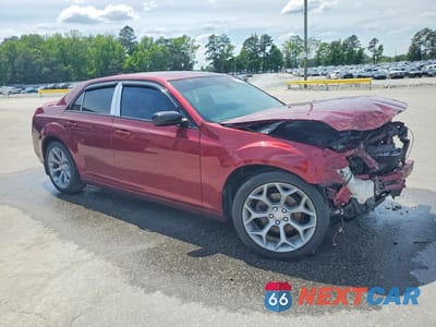 Czwarte zdjęcie samochodu z boku: 2019 CHRYSLER 300 TOURING VIN:2C3CCAAG7KH690600 - miniatura