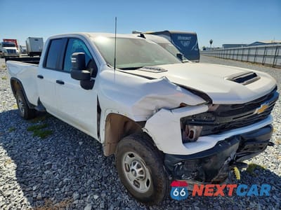Czwarte zdjęcie samochodu z boku: 2024 CHEVROLET SILVERADO C2500 HEAVY DUTY VIN:1GC5WLE72RF249129 - miniatura
