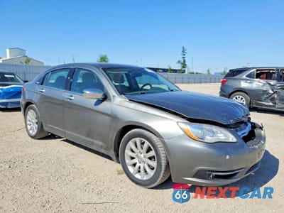 Czwarte zdjęcie samochodu z boku: 2013 CHRYSLER 200 LIMITED VIN:1C3CCBCG3DN760879 - miniatura