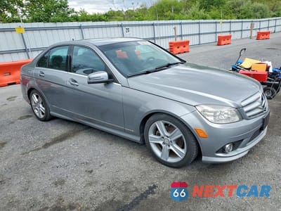 Czwarte zdjęcie samochodu z boku: 2010 MERCEDES-BENZ C 300 4MATIC VIN:WDDGF8BBXAR106176 - miniatura