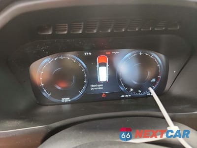 Zdjęcie 9 z 13 samochodu: 2016 VOLVO XC90 T6 VIN:YV4A22PK1G1091976 - miniatura