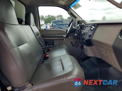 Zdjęcie 11 z 13 samochodu: 2010 FORD F350 SUPER DUTY BOX TRUCK VIN:1FDWF3GY5AEA16118 - miniatura