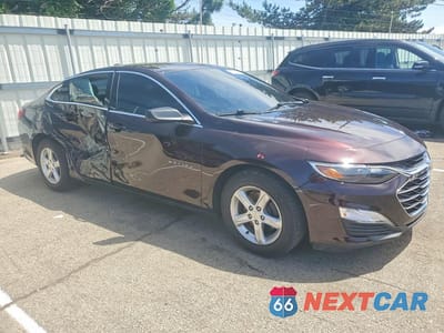 Czwarte zdjęcie samochodu z boku: 2020 CHEVROLET MALIBU LS VIN:1G1ZB5ST1LF023481 - miniatura