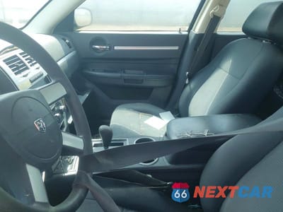 Zdjęcie 9 z 11 samochodu: 2008 DODGE CHARGER VIN:2B3KA43G98H228450 - miniatura