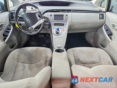 Zdjęcie 8 z 13 samochodu: 2015 TOYOTA PRIUS THREE VIN:JTDKN3DU5F0457792 - miniatura