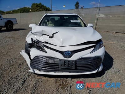 Piąte zdjęcie samochodu w środku: 2019 TOYOTA CAMRY HYBRID XLE VIN:4T1B21HK3KU012603 - miniatura