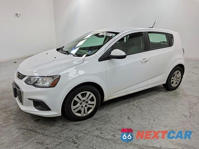 2019 CHEVROLET SONIC 1G1JG6SB5K4122357 - główne zdjęcie licytacji z USA - miniatura