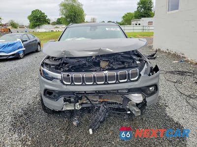 Piąte zdjęcie samochodu w środku: 2022 JEEP COMPASS LIMITED VIN:3C4NJDCB4NT232991 - miniatura