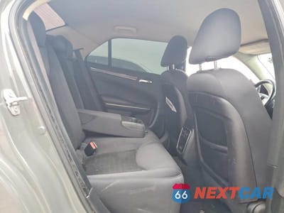 Zdjęcie 10 z 12 samochodu: 2019 CHRYSLER 300 TOURING VIN:2C3CCAAG4KH663127 - miniatura
