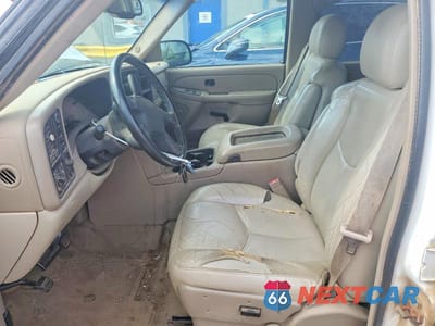 Zdjęcie 7 z 13 samochodu: 2005 GMC YUKON XL K1500 VIN:1GKFK16Z35J186204 - miniatura