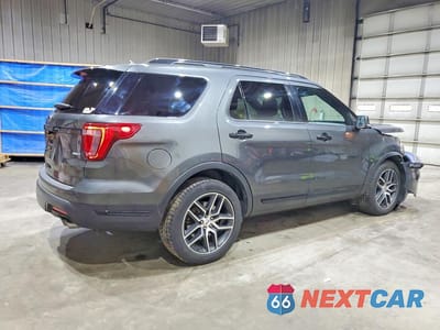 Trzecie zdjęcie samochodu z tyłu: 2019 FORD EXPLORER SPORT VIN:1FM5K8GT4KGB10652 - miniatura