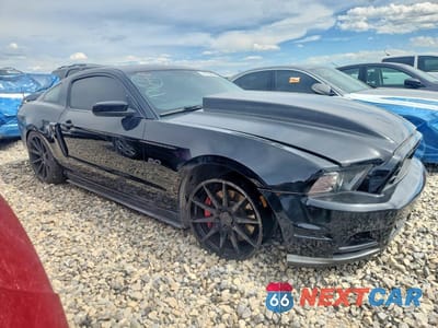 Czwarte zdjęcie samochodu z boku: 2013 FORD MUSTANG GT VIN:1ZVBP8CF0D5246913 - miniatura