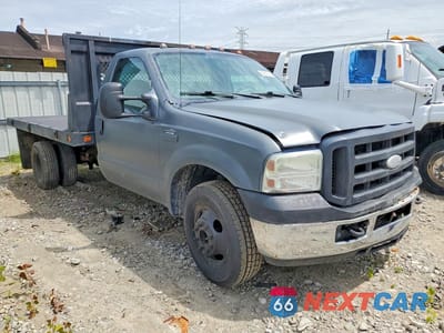 Czwarte zdjęcie samochodu z boku: 2005 FORD F350 SUPER DUTY VIN:1FDWF365X5EA96271 - miniatura