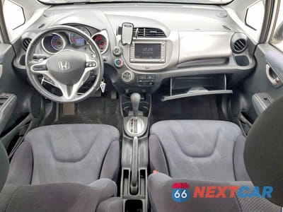 Zdjęcie 8 z 13 samochodu: 2011 HONDA FIT SPORT VIN:JHMGE8H6XBC022532 - miniatura