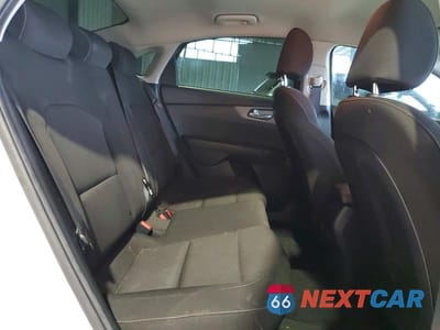 Zdjęcie 10 z 12 samochodu: 2021 KIA FORTE LXS VIN:3KPF24AD6ME269632 - miniatura