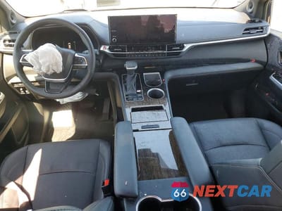 Zdjęcie 8 z 12 samochodu: 2025 TOYOTA SIENNA PLATINUM 7-PASSENGER VIN:5TDESKFC3SS226580 - miniatura