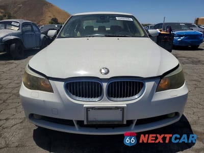 Piąte zdjęcie samochodu w środku: 2006 BMW 530 XI VIN:WBANF73526CG67955 - miniatura