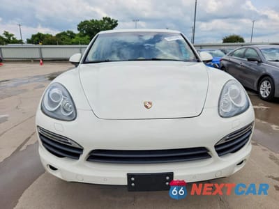 Piąte zdjęcie samochodu w środku: 2012 PORSCHE CAYENNE S HYBRID VIN:WP1AE2A25CLA91463 - miniatura