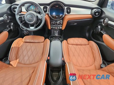 Zdjęcie 8 z 13 samochodu: 2024 MINI COOPER S VIN:WMW53DK06R2W06189 - miniatura