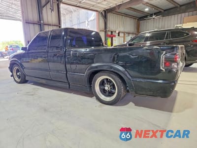 Drugie zdjęcie samochodu z przodu: 2002 CHEVROLET S TRUCK S10 VIN:1GCCS19W628107241 - miniatura
