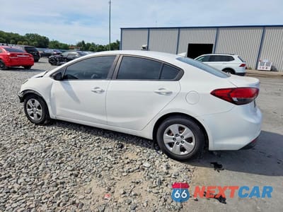 Drugie zdjęcie samochodu z przodu: 2017 KIA FORTE LX VIN:3KPFK4A74HE069526 - miniatura