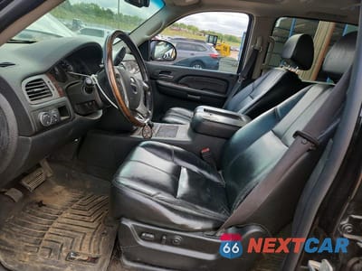 Zdjęcie 7 z 13 samochodu: 2008 GMC YUKON XL DENALI VIN:1GKFK66828J239323 - miniatura