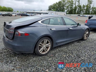 Trzecie zdjęcie samochodu z tyłu: 2015 TESLA MODEL S VIN:5YJSA1E25FF118450 - miniatura