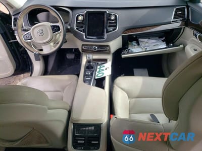 Zdjęcie 8 z 13 samochodu: 2016 VOLVO XC90 T6 VIN:YV4A22PK9G1077744 - miniatura