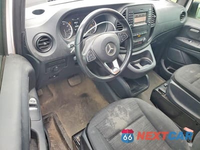 Zdjęcie 8 z 13 samochodu: 2016 MERCEDES-BENZ METRIS VIN:WD3PG2EA0G3125672 - miniatura