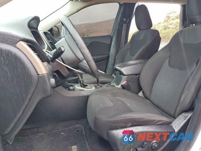 Zdjęcie 7 z 14 samochodu: 2016 JEEP CHEROKEE LATITUDE VIN:1C4PJMCS7GW214183 - miniatura