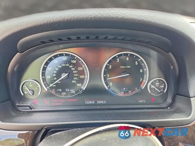 Zdjęcie 9 z 12 samochodu: 2013 BMW 535 XI VIN:WBAFU7C52DDU68516 - miniatura