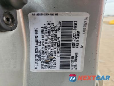 Zdjęcie 12 z 12 samochodu: 2003 TOYOTA COROLLA MATRIX XR VIN:2T1KR32E63C030221 - miniatura