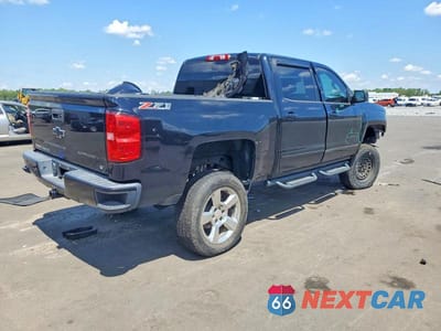 Czwarte zdjęcie samochodu z boku: 2017 CHEV SILVERADO VIN:3GCUKREC1HG382159 - miniatura