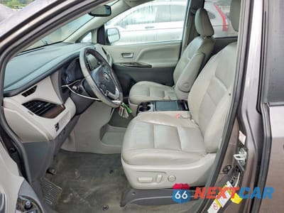 Zdjęcie 7 z 13 samochodu: 2018 TOYOTA SIENNA XLE 8-PASSENGER VIN:5TDYZ3DC8JS910525 - miniatura