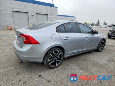 Trzecie zdjęcie samochodu z tyłu: 2017 VOLVO S60 VIN:YV126MFLXH2437496 - miniatura