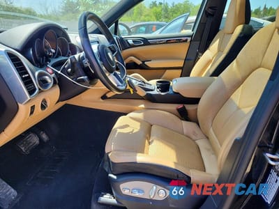 Zdjęcie 7 z 14 samochodu: 2016 PORSCHE CAYENNE VIN:WP1AA2A23GKA13223 - miniatura
