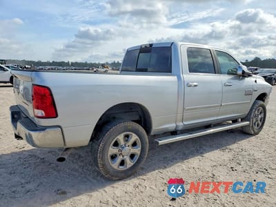 Trzecie zdjęcie samochodu z tyłu: 2018 RAM 2500 SLT VIN:3C6UR5DJ9JG160504 - miniatura