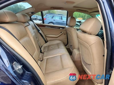 Zdjęcie 10 z 13 samochodu: 2004 BMW 325 XI VIN:WBAEU33484PR09673 - miniatura