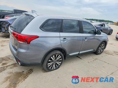 Trzecie zdjęcie samochodu z tyłu: 2019 MITSUBISHI OUTLANDER SE VIN:JA4AD3A39KZ044073 - miniatura