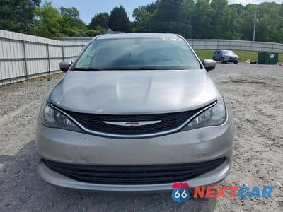 Piąte zdjęcie samochodu w środku: 2017 CHRYSLER PACIFICA TOURING VIN:2C4RC1DGXHR695133 - miniatura
