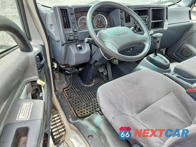 Zdjęcie 8 z 14 samochodu: 2019 ISUZU NPR HD - BOX TRUCK VIN:JALC4W161K7008009 - miniatura