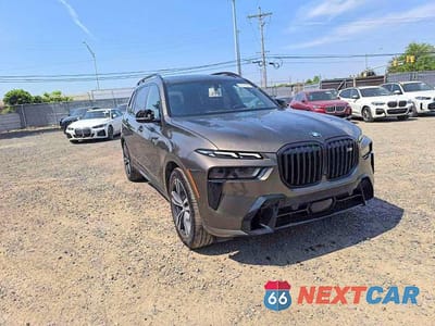 Trzecie zdjęcie samochodu z tyłu: 2023 BMW X7 M60I VIN:5UX33EM04P9R91655 - miniatura