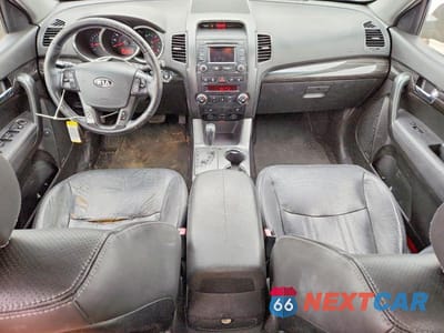Zdjęcie 8 z 12 samochodu: 2012 KIA SORENTO EX VIN:5XYKU4A26CG268070 - miniatura