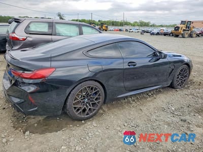 Trzecie zdjęcie samochodu z tyłu: 2020 BMW M8 VIN:WBSAE0C0XLBM08444 - miniatura