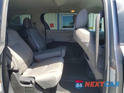 Zdjęcie 11 z 13 samochodu: 2022 TOYOTA SIENNA LE VIN:5TDKRKEC3NS115631 - miniatura
