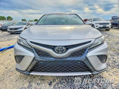 Piąte zdjęcie samochodu w środku: 2018 TOYOTA CAMRY XSE VIN:4T1B61HK8JU158742 - miniatura